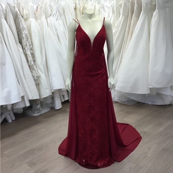 SAMPLE SALE! Tarik Ediz: Red Lace Gown - Picture 3 of 6